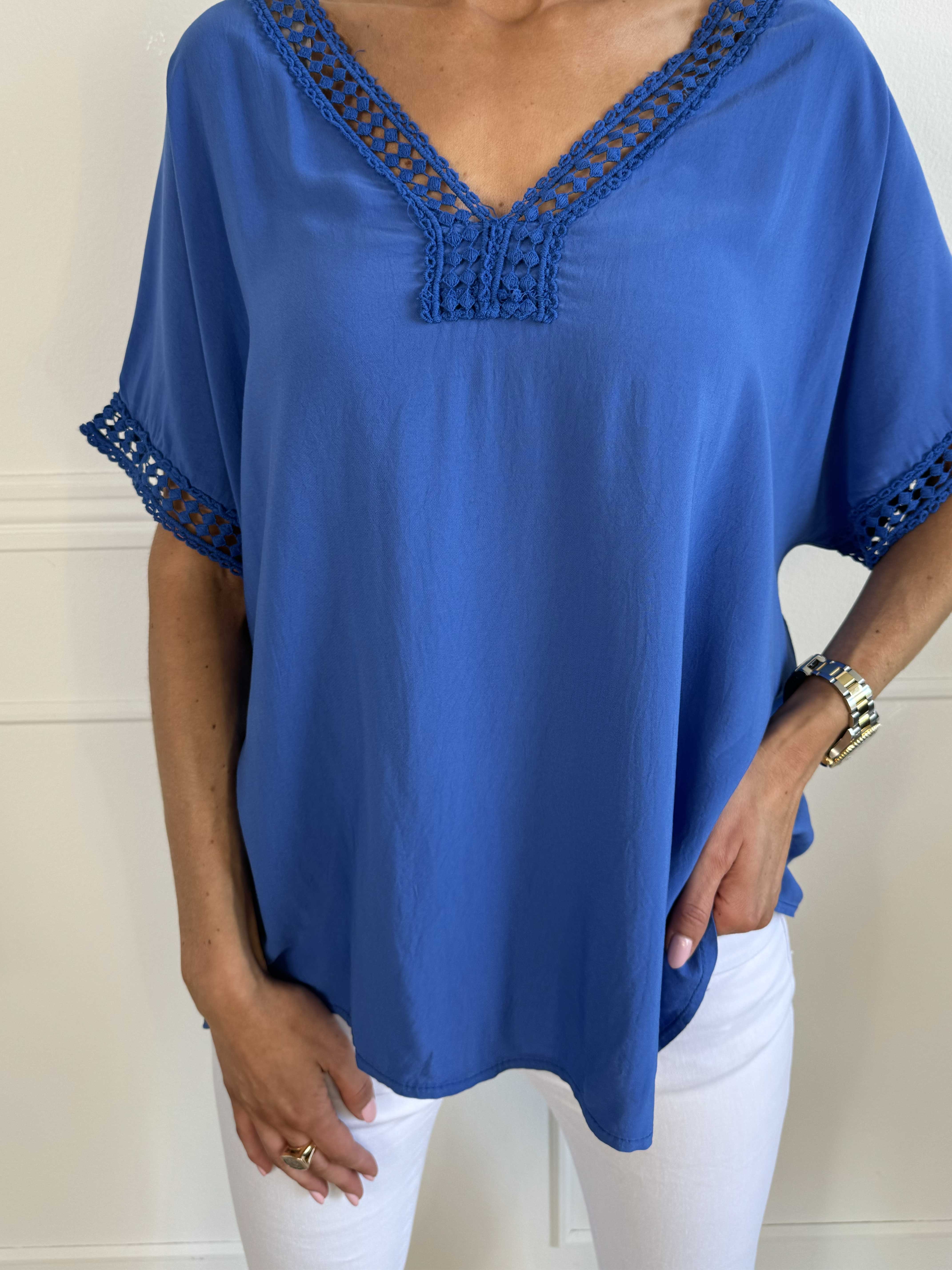 Muna - Enkel tunika i ljus viskos med broderi